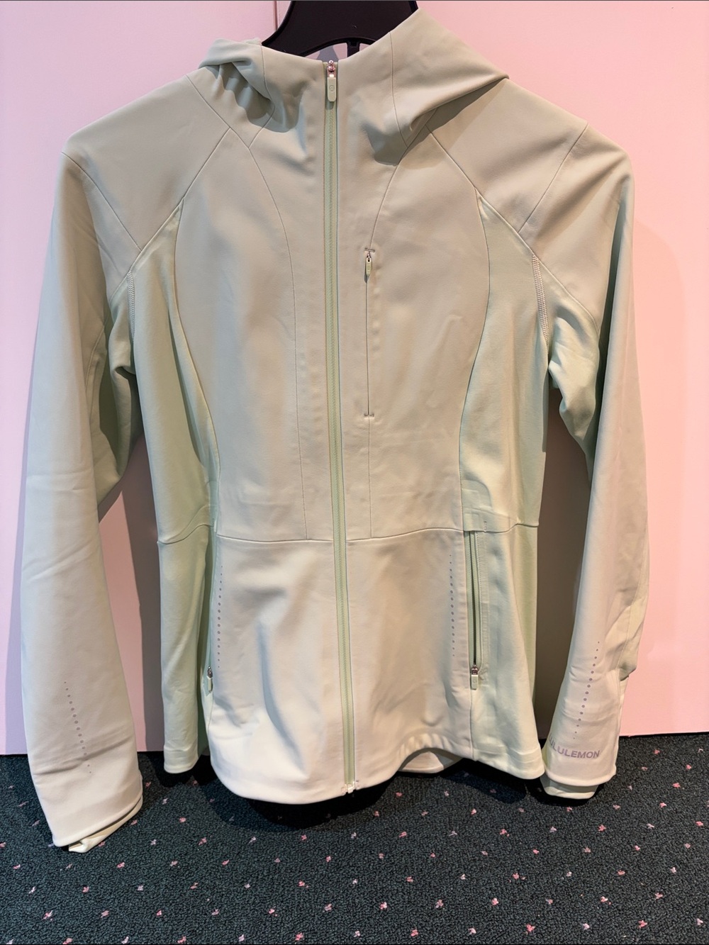 lululemon athletica cross chill repel shell